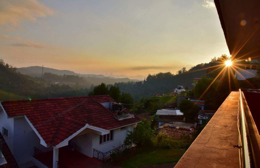 Mist विला
